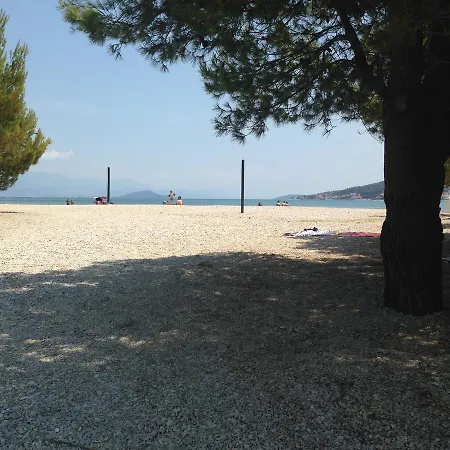 Chill Out Πανσιόν Τρογκίρ