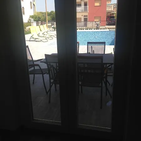 Πανσιόν Chill Out Τρογκίρ