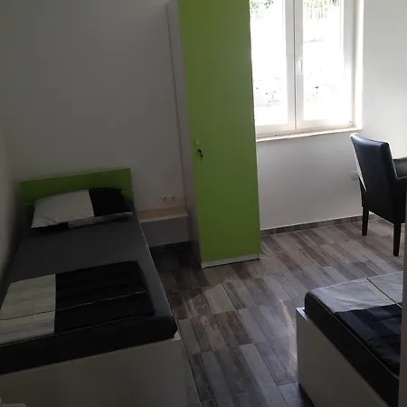 Πανσιόν Chill Out Τρογκίρ